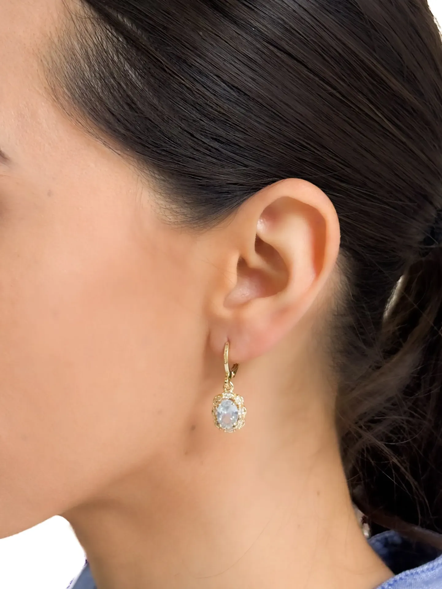 ARETES HUGGIES DIJE BAÑO ORO