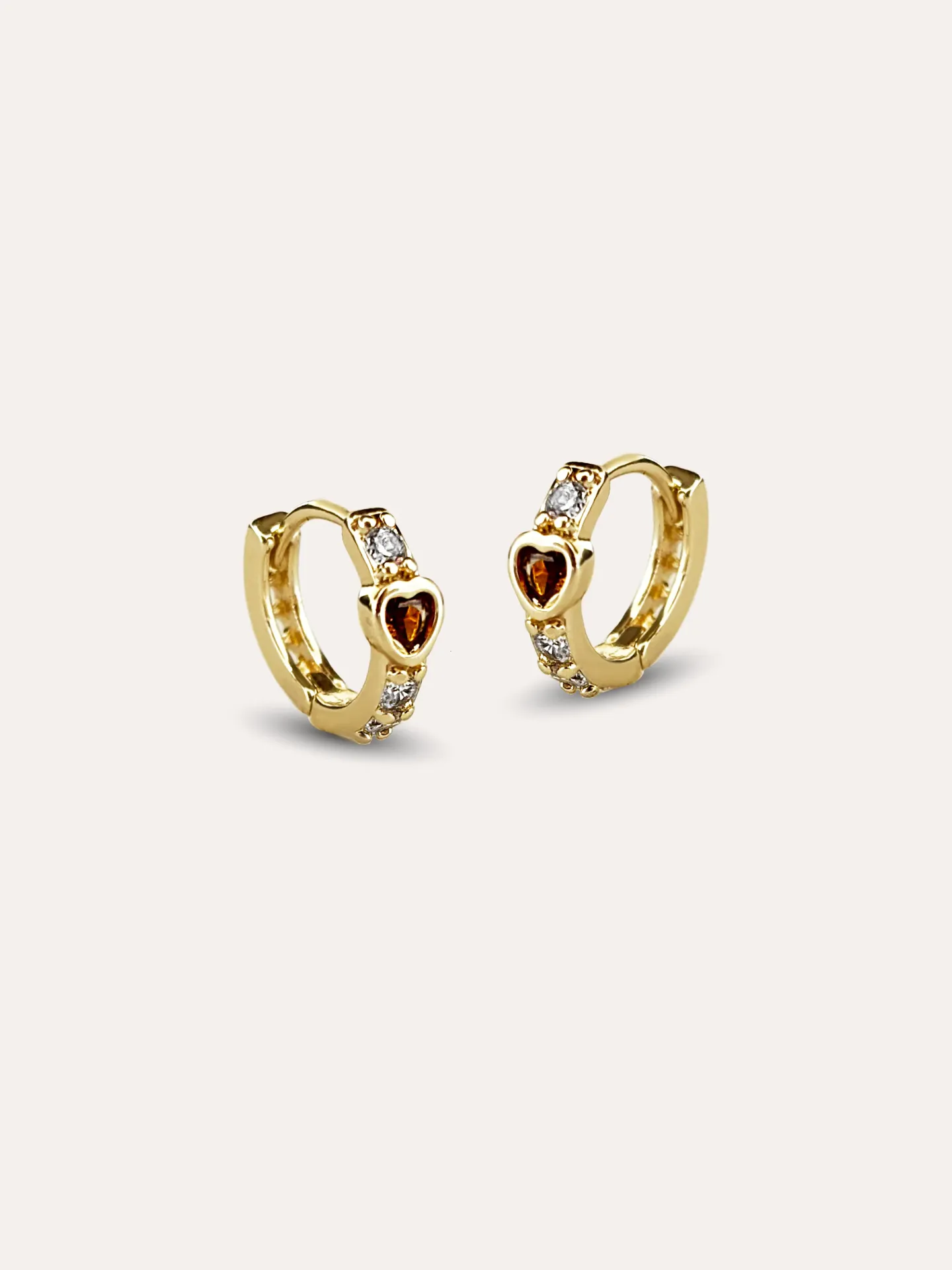 ARETES CORAZON ZIRCONIAS BAÑO DE ORO
