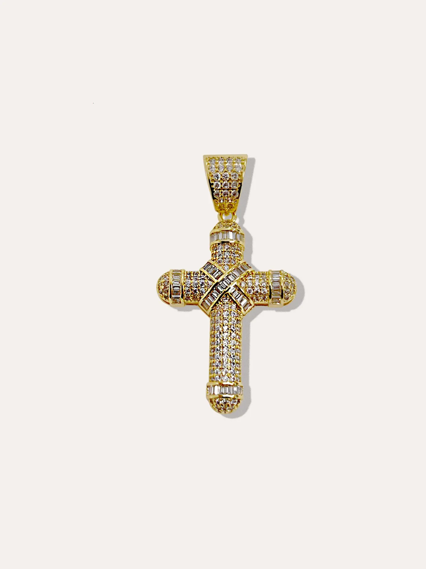 DIJE CRUZ PAVÉ ZIRCONIAS BAÑO RODIO (Oro)