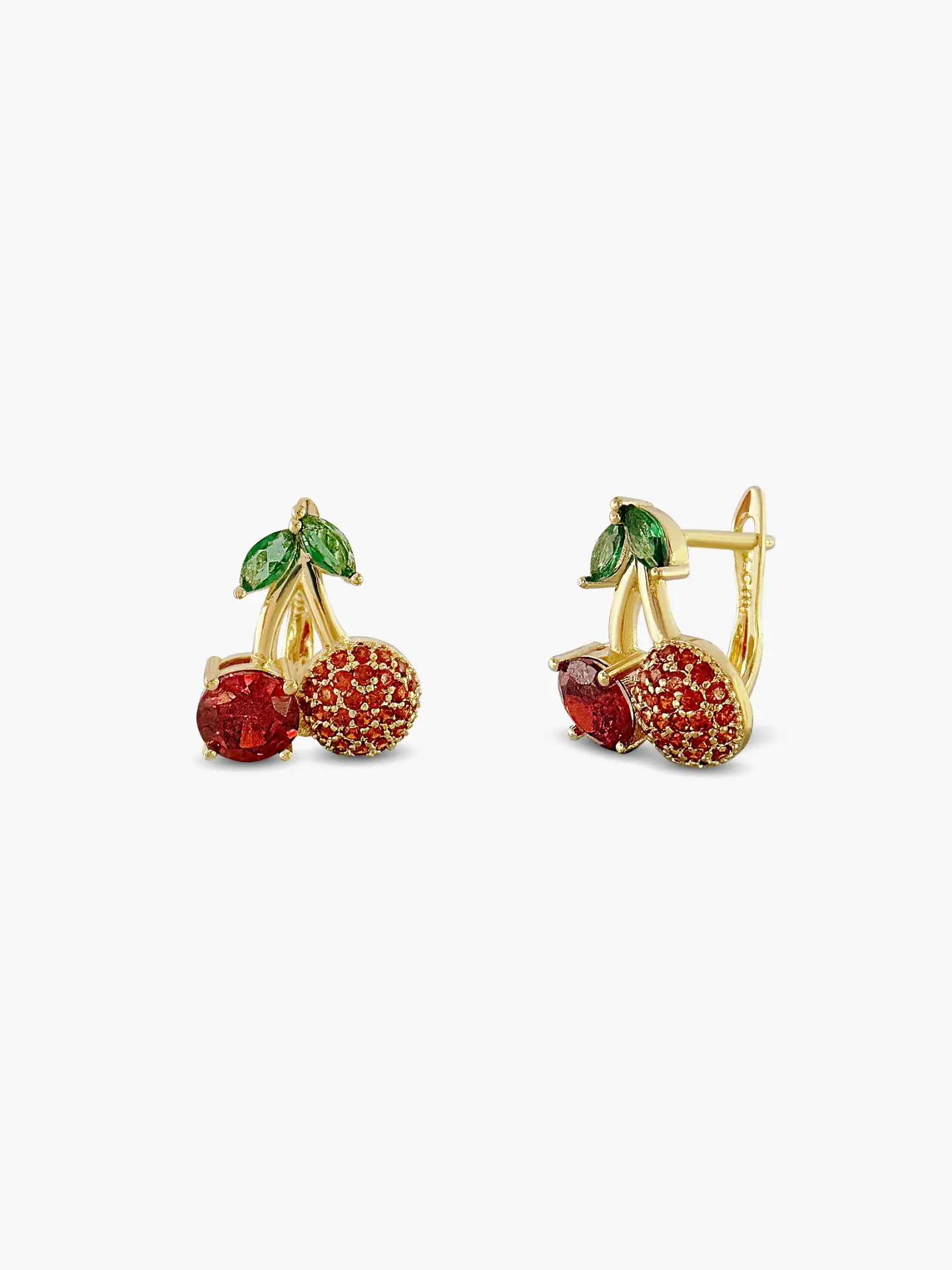 ARETES ARRACADA CEREZAS BAÑO ORO