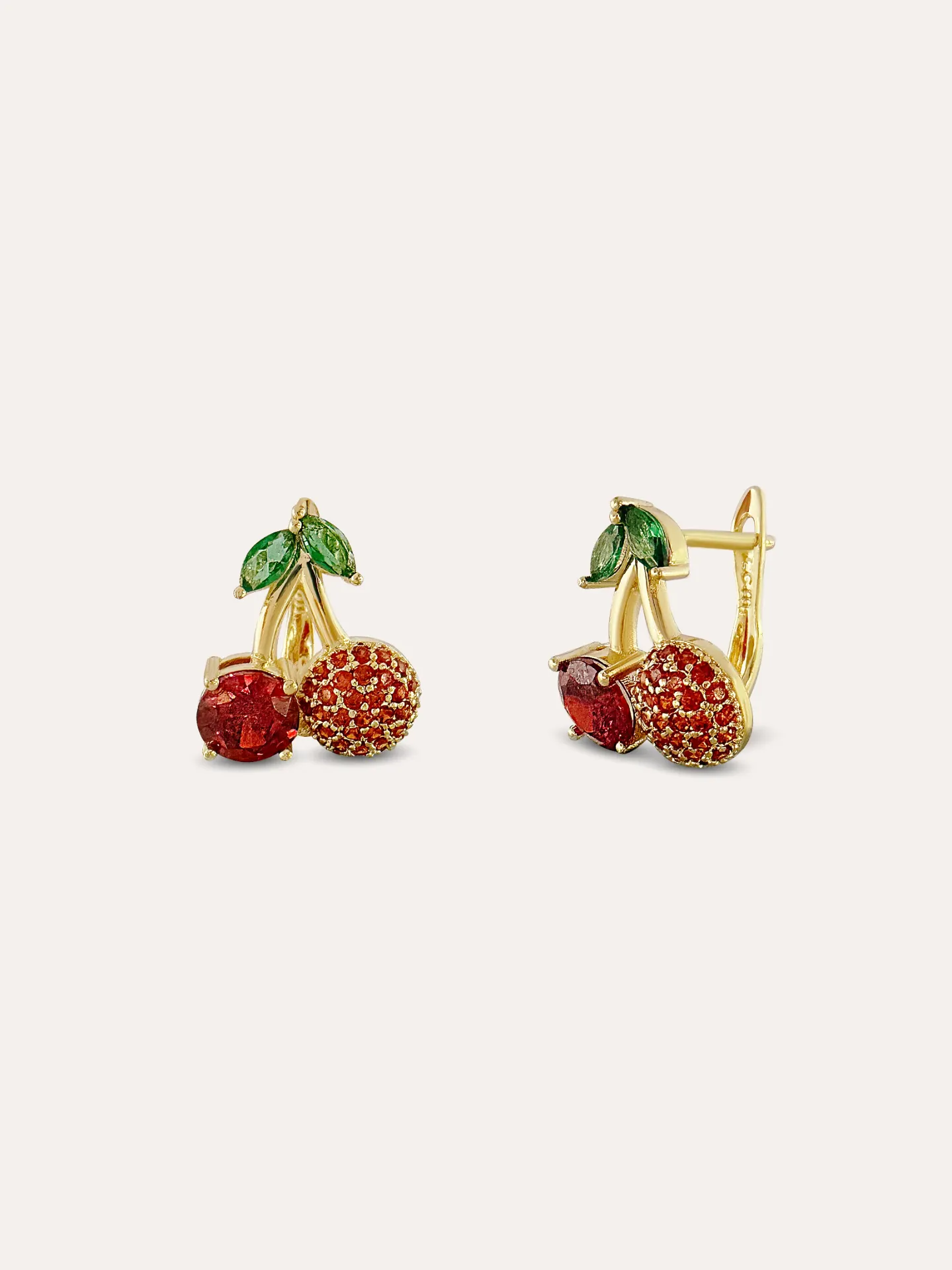 ARETES ARRACADA CEREZAS BAÑO ORO